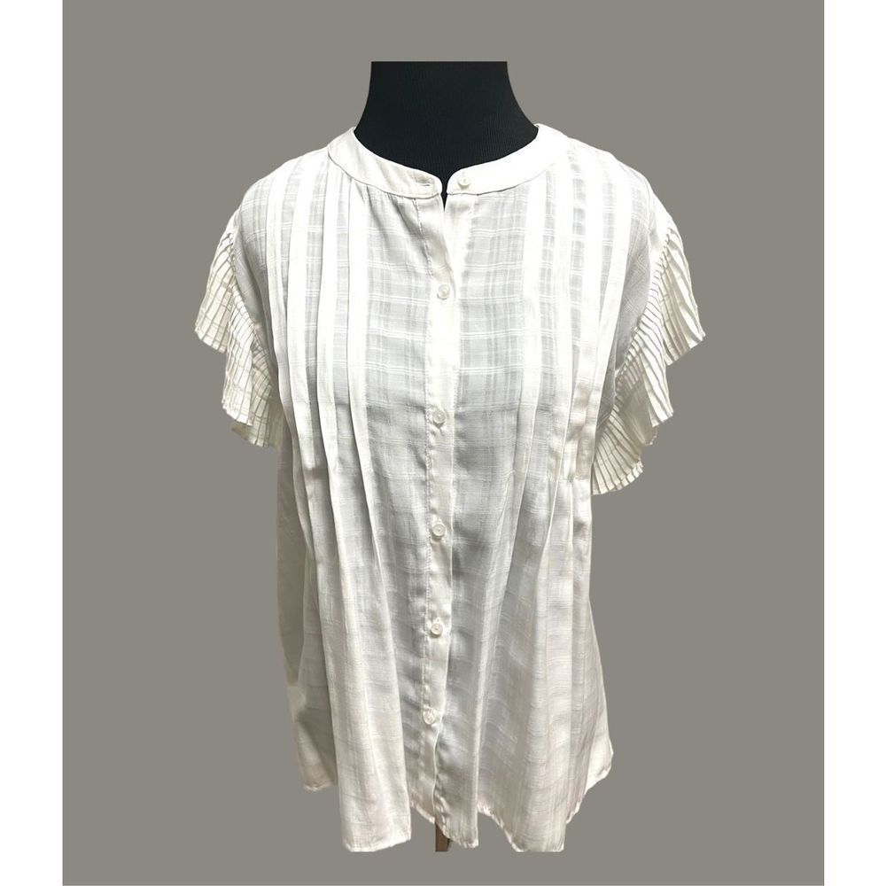 Joy Joy Women's White Button Closure Flutter Sleeve Blouse Top Size M